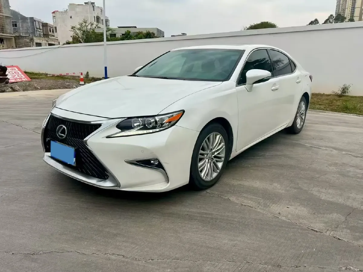 2015 Lexus ES 2.0L 167HP L4 6AT,autocango,china used car exporter,china ev exporter,chinese used car exporter,chinese used ev exporter