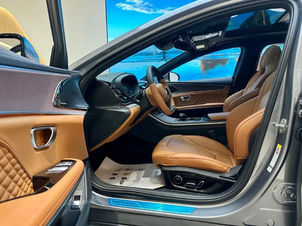 2022 Volkswagen Tiguan L 2.0T 186HP L4 7DCT,autocango,china used car exporter,china ev exporter,chinese used car exporter,chinese used ev exporter