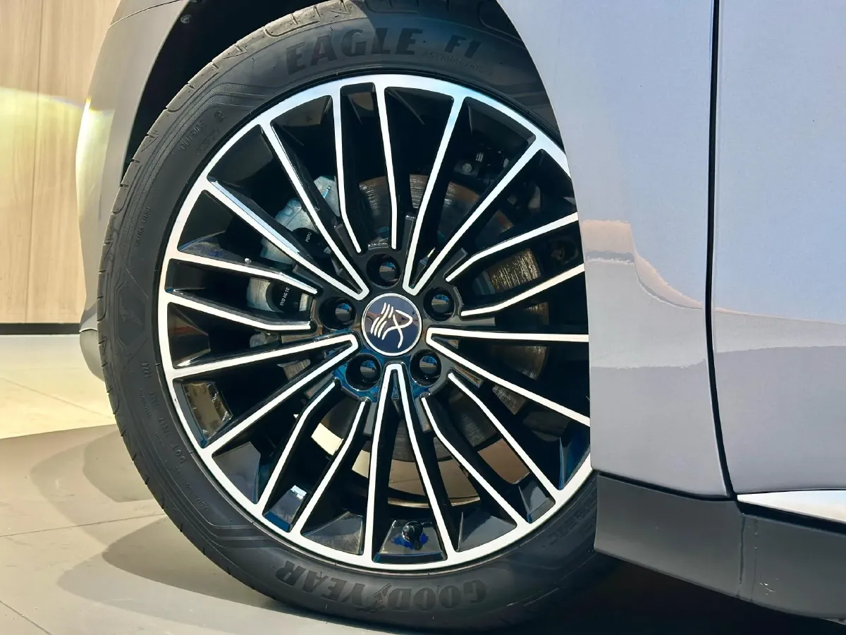 2022 Volkswagen Tiguan L 2.0T 186HP L4 7DCT,autocango,china used car exporter,china ev exporter,chinese used car exporter,chinese used ev exporter