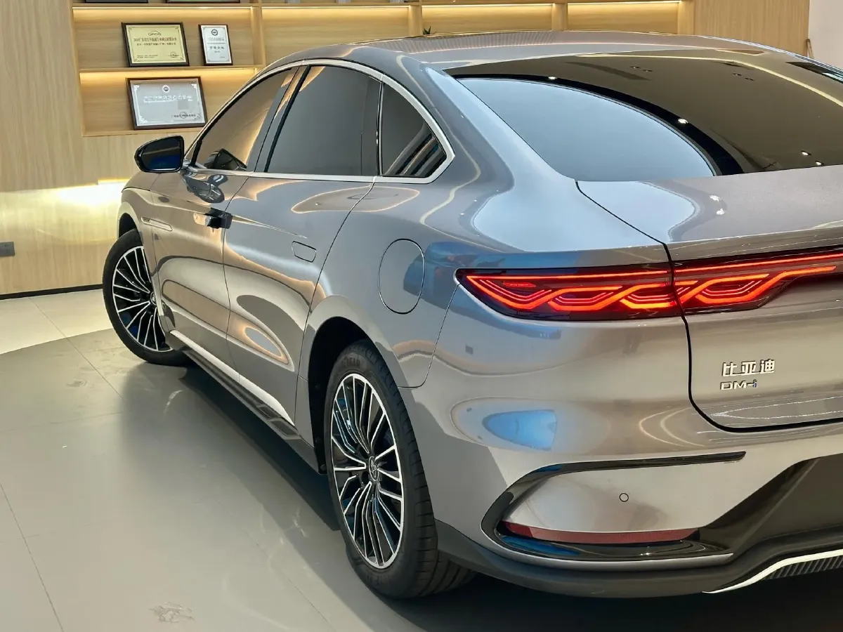 2022 Volkswagen Tiguan L 2.0T 186HP L4 7DCT,autocango,china used car exporter,china ev exporter,chinese used car exporter,chinese used ev exporter