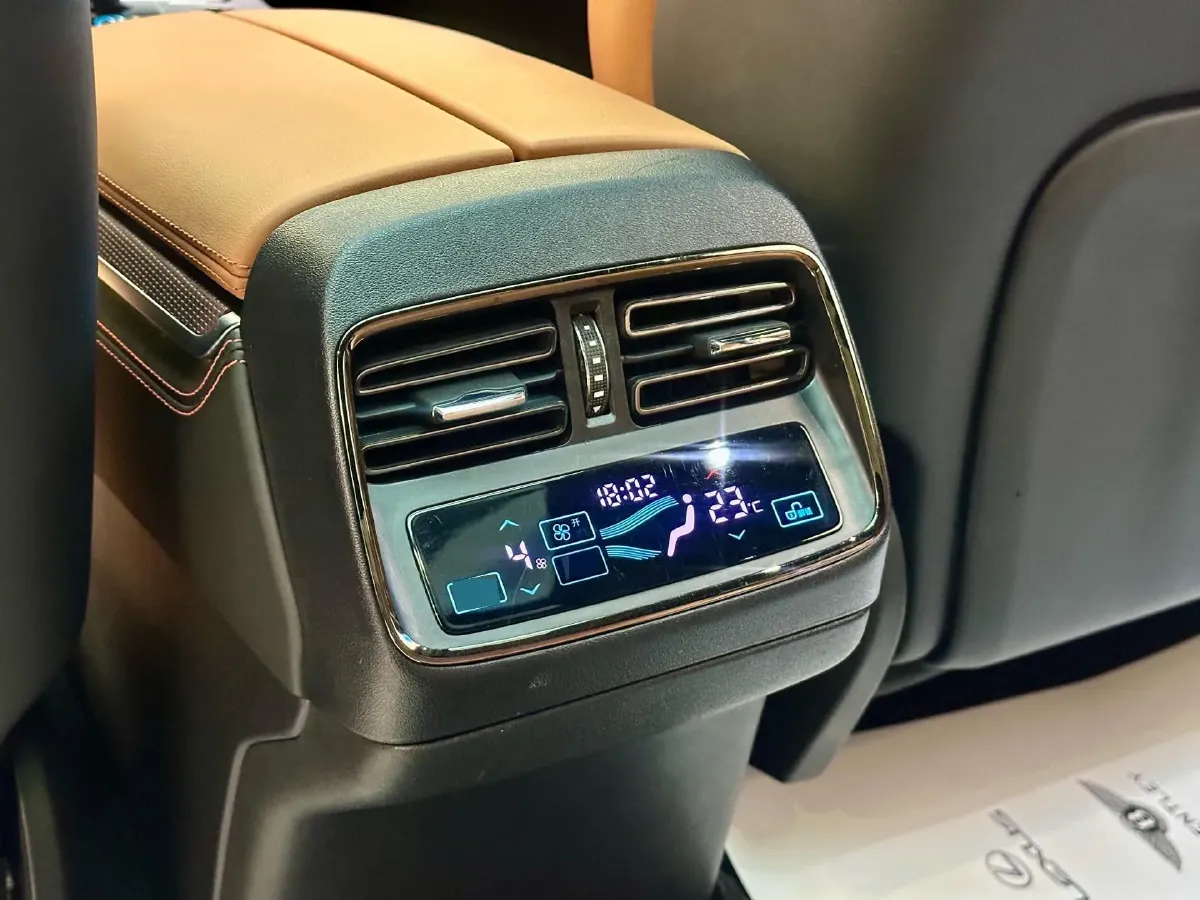 2022 Volkswagen Tiguan L 2.0T 186HP L4 7DCT,autocango,china used car exporter,china ev exporter,chinese used car exporter,chinese used ev exporter