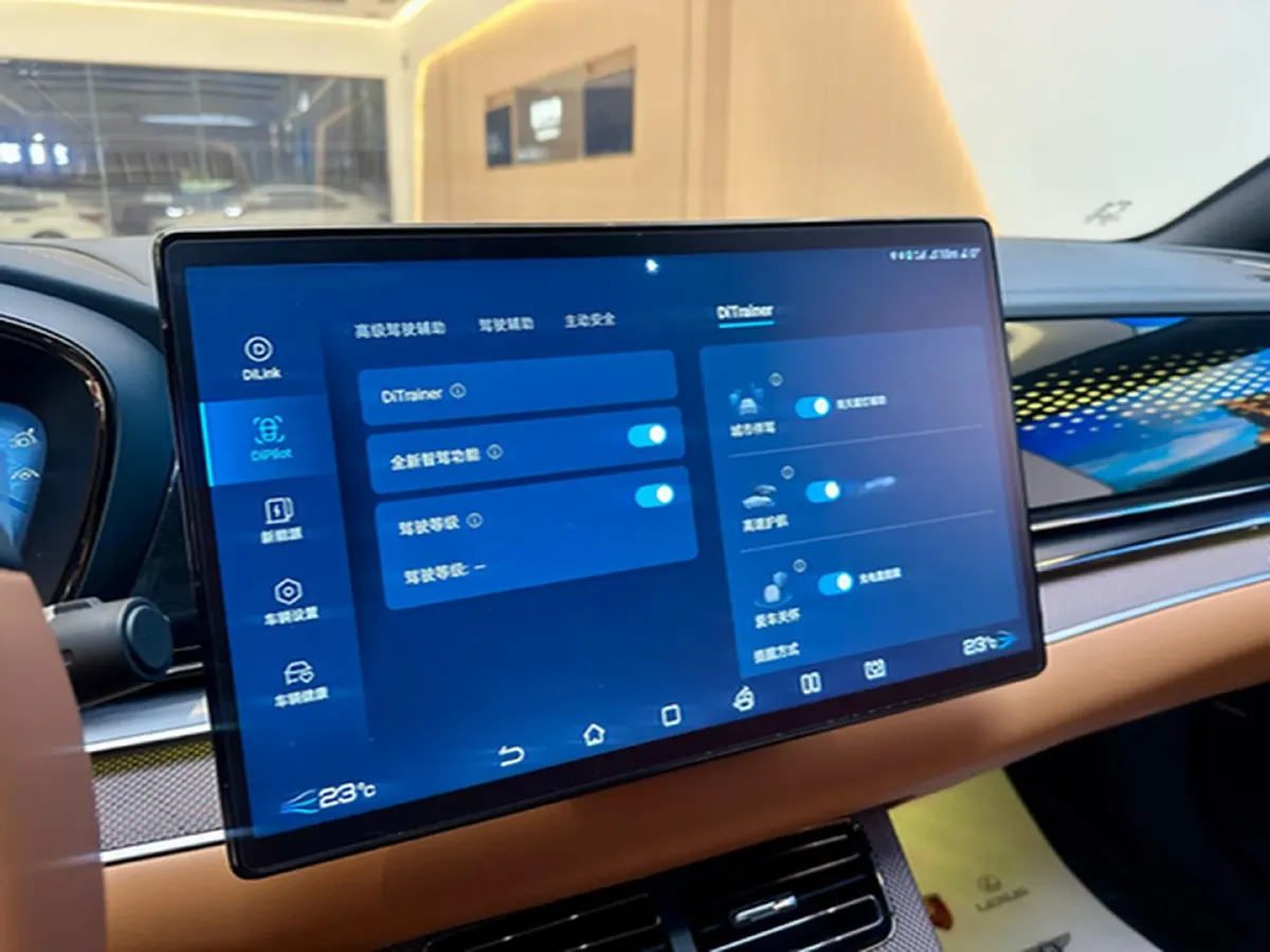 2022 Volkswagen Tiguan L 2.0T 186HP L4 7DCT,autocango,china used car exporter,china ev exporter,chinese used car exporter,chinese used ev exporter