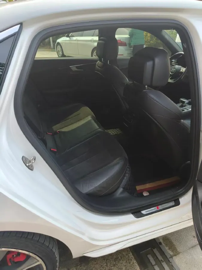 2020 Audi A4L 2.0T 252HP L4 7DCT,autocango,china used car exporter,china ev exporter,chinese used car exporter,chinese used ev exporter