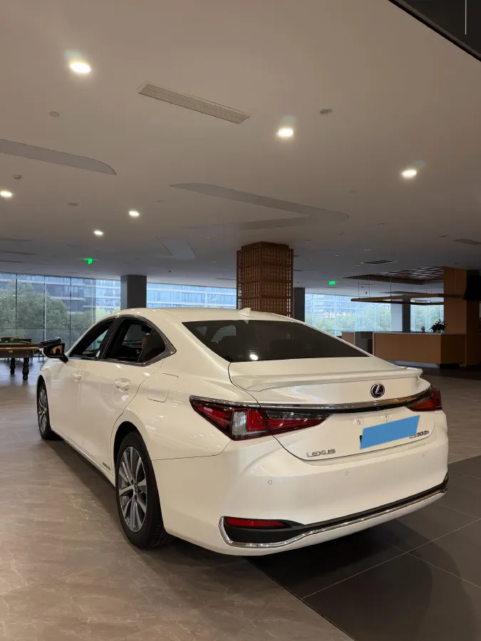 2020 Lexus ES 2.5L 178HP L4 E-CVT Hybrid,autocango,china used car exporter,china ev exporter,chinese used car exporter,chinese used ev exporter