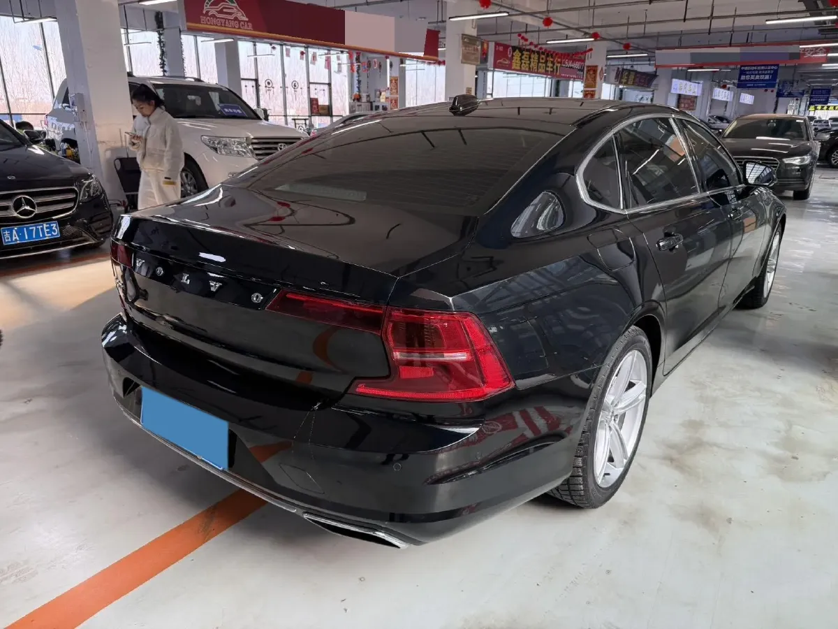 2018 Volvo S90 2.0T 190HP L4 8AT,autocango,china used car exporter,china ev exporter,chinese used car exporter,chinese used ev exporter