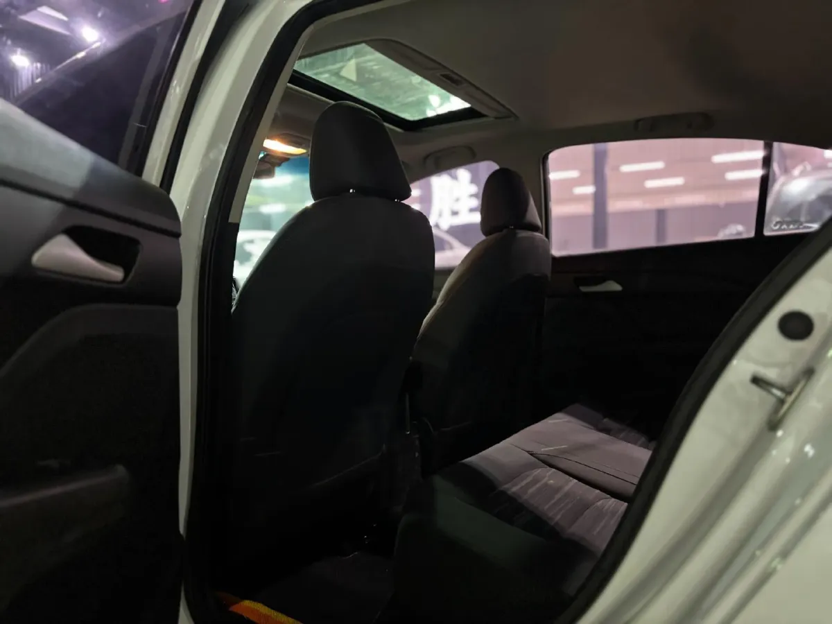 2019 Chevrolet Cavalier 1.5L 113HP L4 6AT,autocango,china used car exporter,china ev exporter,chinese used car exporter,chinese used ev exporter