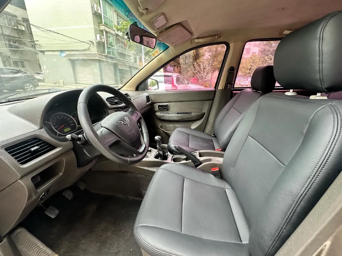 2015 WuLing HongGuang 1.5L 112HP L4 5MT,autocango,china used car exporter,china ev exporter,chinese used car exporter,chinese used ev exporter