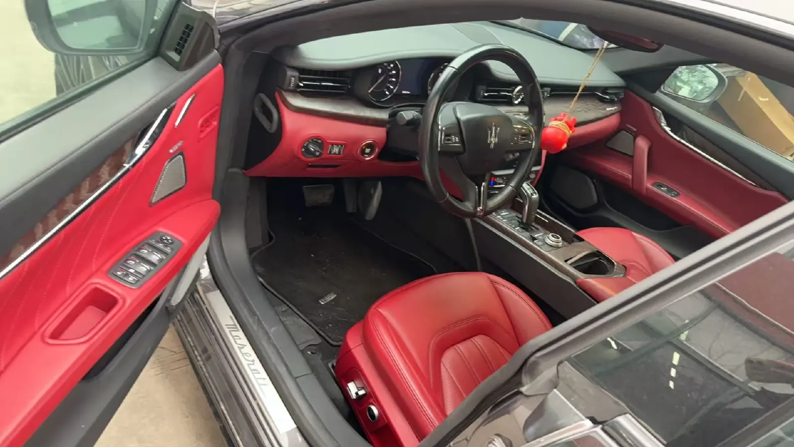 2022 Maserati Quattroporte 3.0T 350HP V6 8AT,autocango,china used car exporter,china ev exporter,chinese used car exporter,chinese used ev exporter