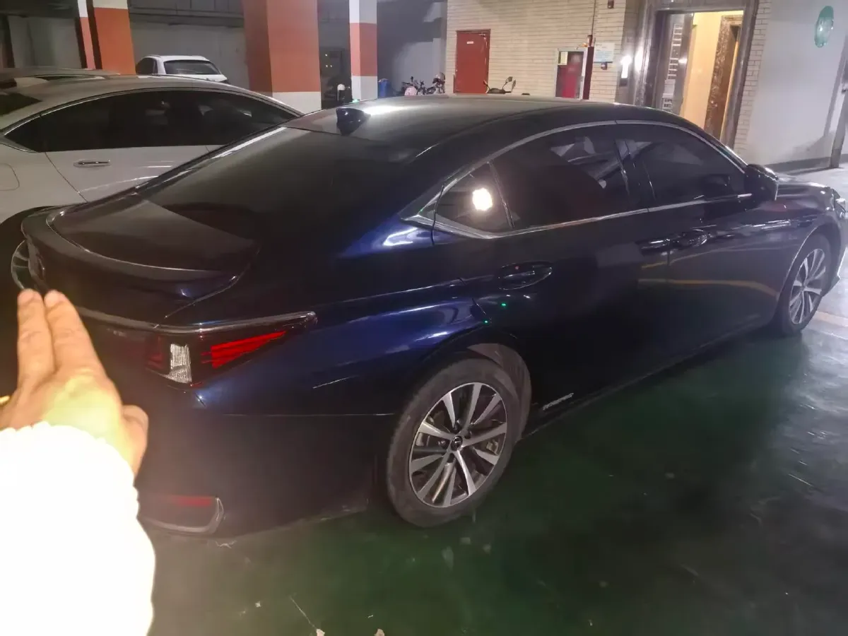 2020 Lexus ES 2.5L 178HP L4 E-CVT Hybrid,autocango,china used car exporter,china ev exporter,chinese used car exporter,chinese used ev exporter