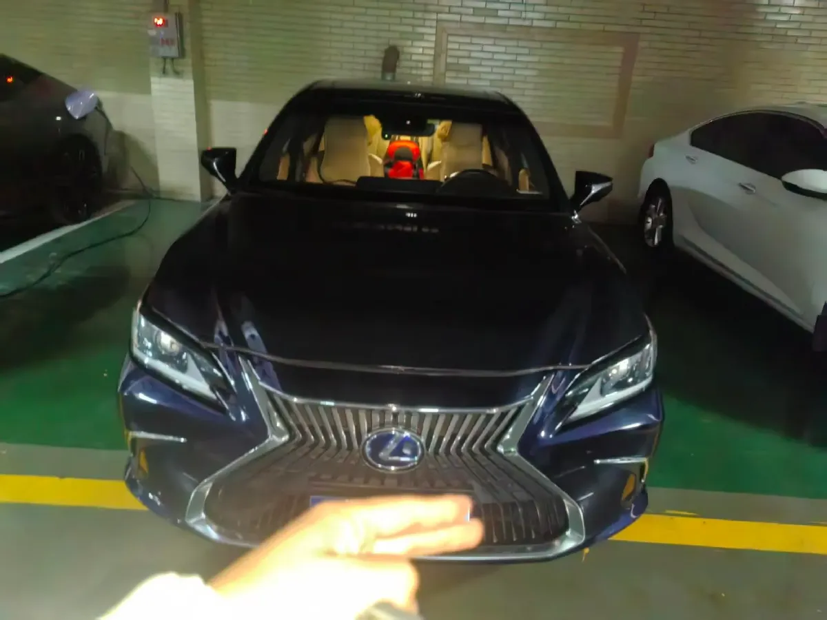2020 Lexus ES 2.5L 178HP L4 E-CVT Hybrid,autocango,china used car exporter,china ev exporter,chinese used car exporter,chinese used ev exporter