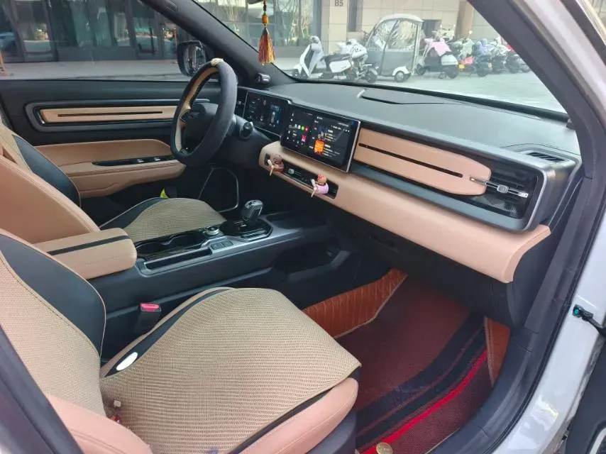 2023 Geely ICON 1.5T 181HP L4 7DCT,autocango,china used car exporter,china ev exporter,chinese used car exporter,chinese used ev exporter