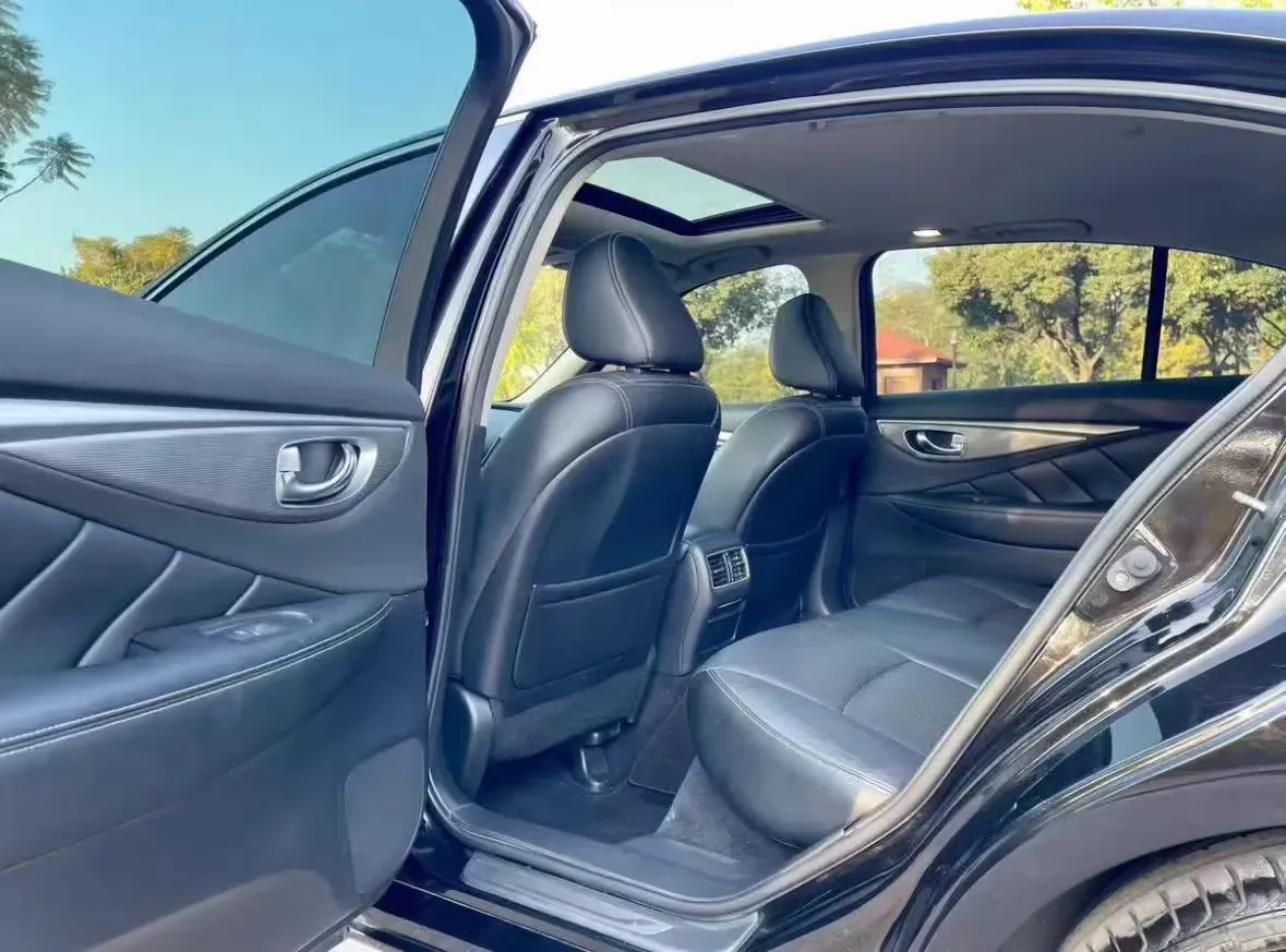 2018 Jeep Grand Commander 2.0T 265HP L4 9AT,autocango,china used car exporter,china ev exporter,chinese used car exporter,chinese used ev exporter