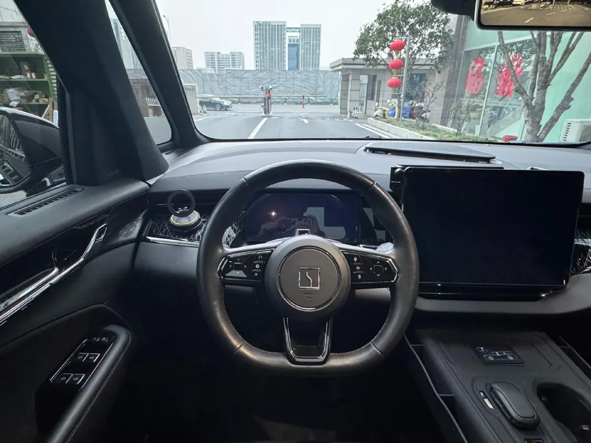 2022 Zeekr 009 BEV 116KWH,autocango,china used car exporter,china ev exporter,chinese used car exporter,chinese used ev exporter