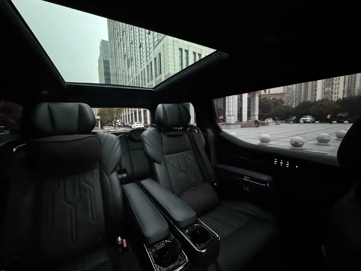 2022 Zeekr 009 BEV 116KWH,autocango,china used car exporter,china ev exporter,chinese used car exporter,chinese used ev exporter