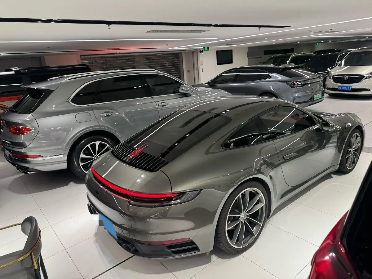 2022 Porsche 911 3.0T 385HP H6 8DCT,autocango,china used car exporter,china ev exporter,chinese used car exporter,chinese used ev exporter