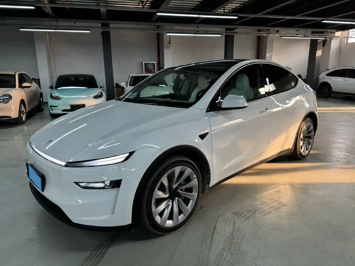 2025 Tesla Model Y BEV 78.4KWH,autocango,china used car exporter,china ev exporter,chinese used car exporter,chinese used ev exporter