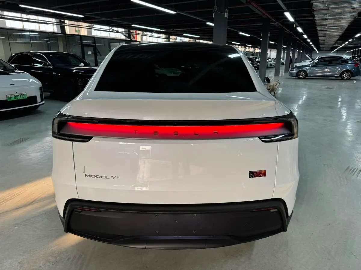 2025 Tesla Model Y BEV 78.4KWH,autocango,china used car exporter,china ev exporter,chinese used car exporter,chinese used ev exporter