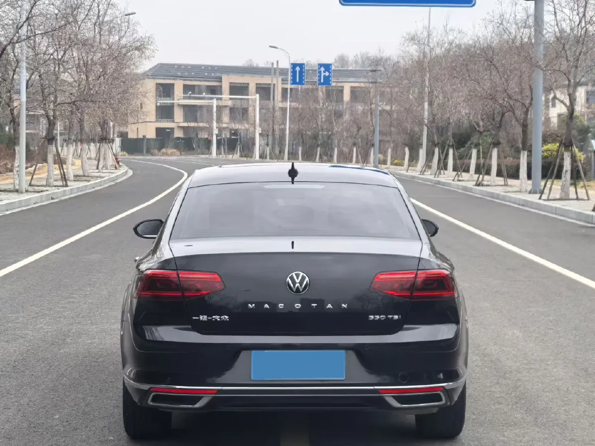 2020 Volkswagen Magotan 2.0T 186HP L4 7DCT,autocango,china used car exporter,china ev exporter,chinese used car exporter,chinese used ev exporter