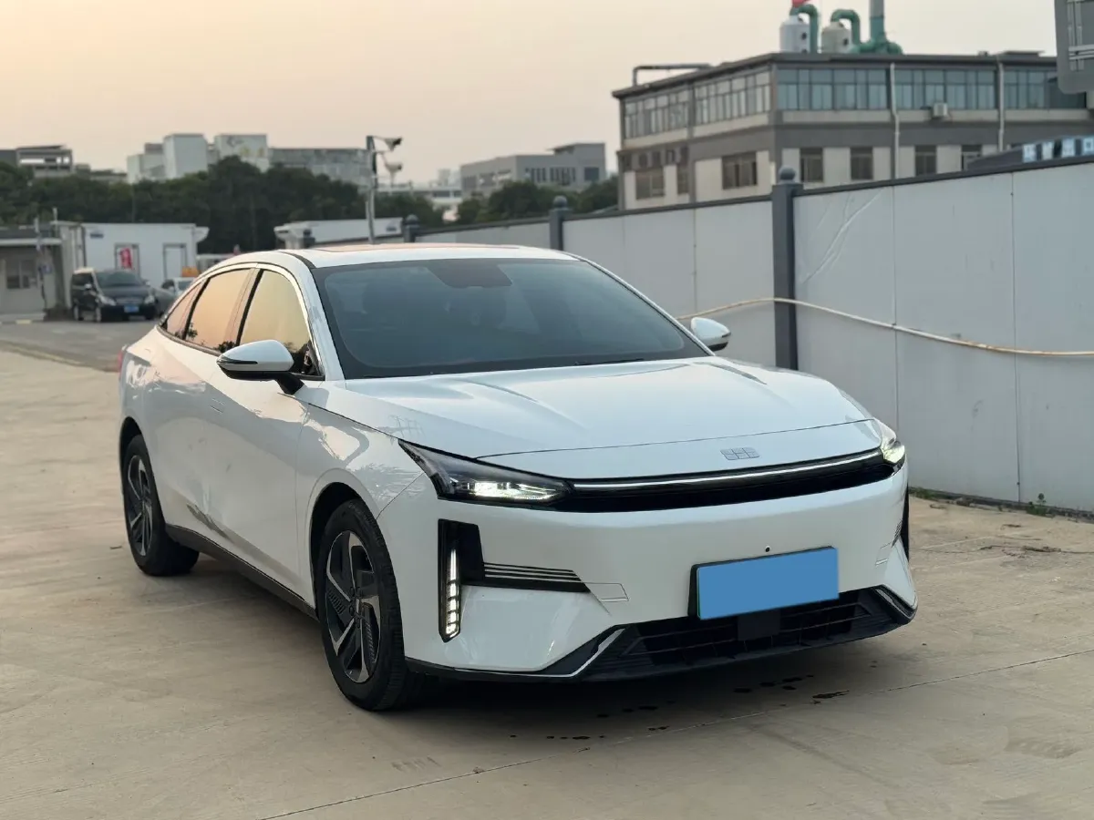 2023 Geely Galaxy L6 1.5T 163HP L4 3DHT PHEV,autocango,china used car exporter,china ev exporter,chinese used car exporter,chinese used ev exporter