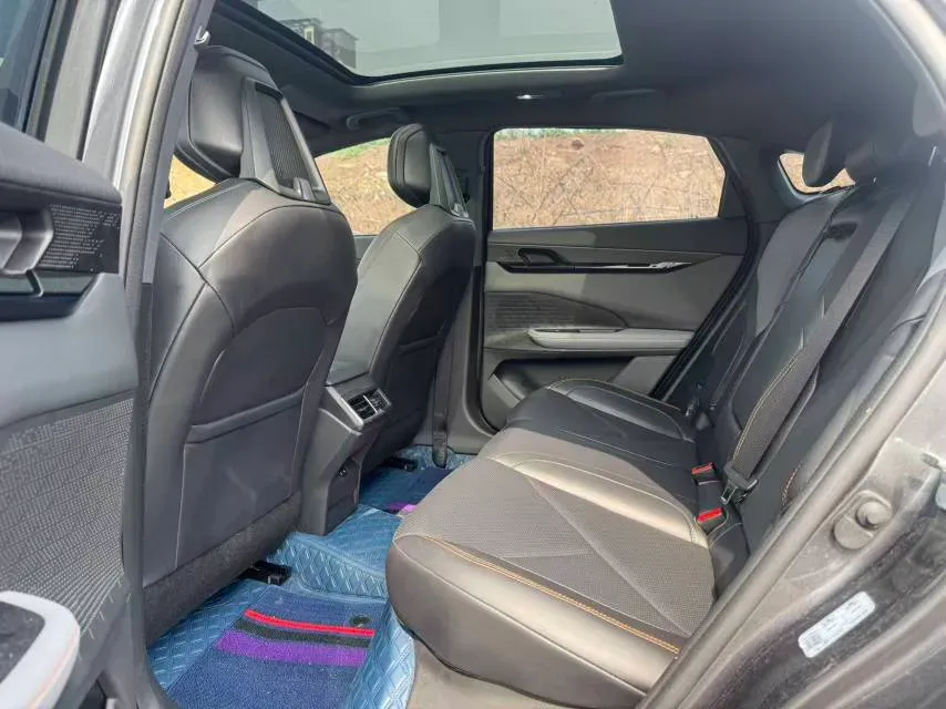 2022 ChangAn UNI-V 1.5T 188HP L4 7DCT,autocango,china used car exporter,china ev exporter,chinese used car exporter,chinese used ev exporter