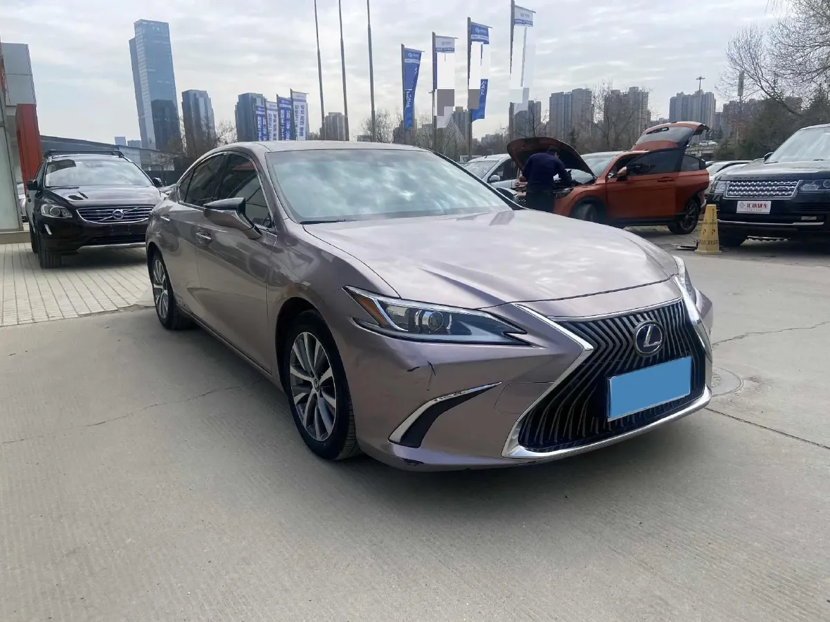 2020 Lexus ES 2.5L 178HP L4 E-CVT Hybrid,autocango,china used car exporter,china ev exporter,chinese used car exporter,chinese used ev exporter