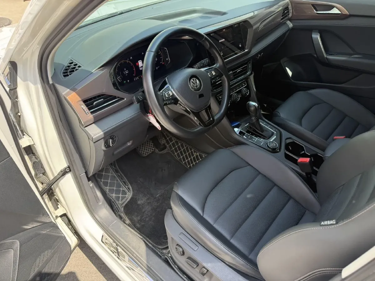 2019 Jeep Compass 1.3T 173HP L4 9AT,autocango,china used car exporter,china ev exporter,chinese used car exporter,chinese used ev exporter