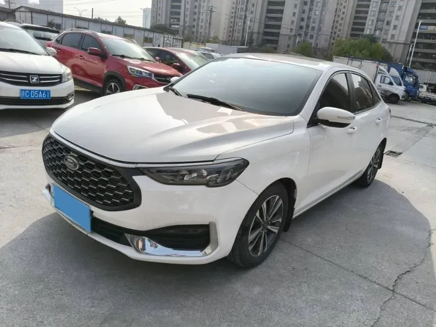 2021 Ford Escort 1.5L 122HP L3 6AT,autocango,china used car exporter,china ev exporter,chinese used car exporter,chinese used ev exporter