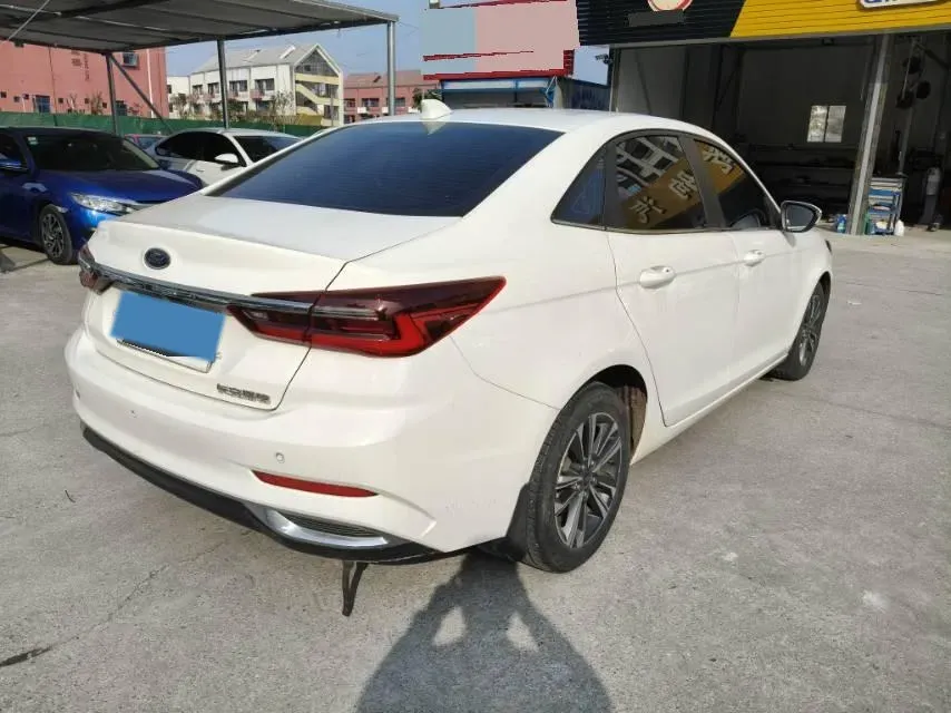 2021 Ford Escort 1.5L 122HP L3 6AT,autocango,china used car exporter,china ev exporter,chinese used car exporter,chinese used ev exporter