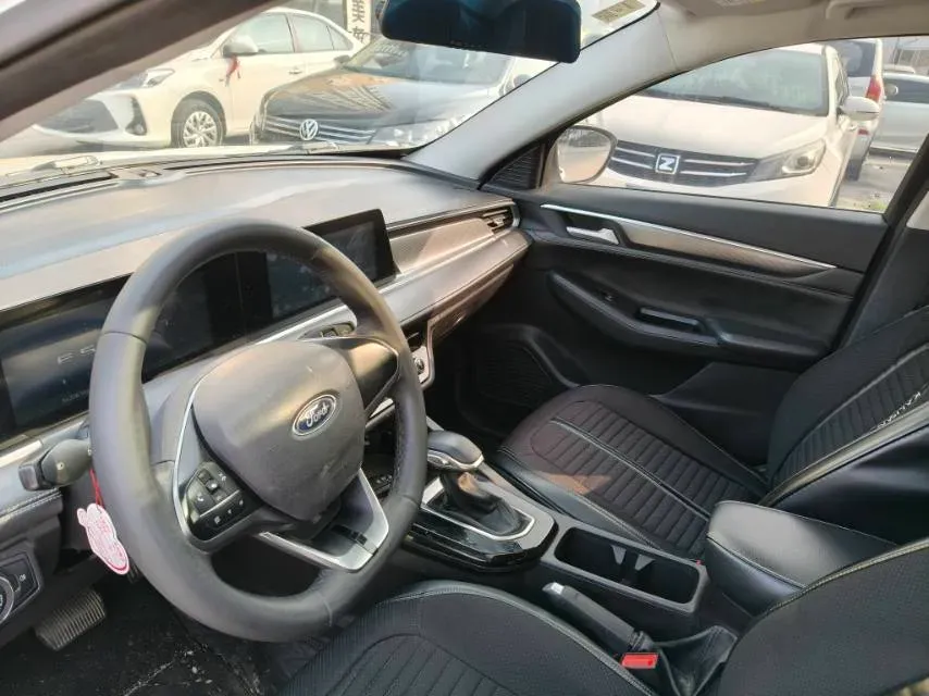 2021 Ford Escort 1.5L 122HP L3 6AT,autocango,china used car exporter,china ev exporter,chinese used car exporter,chinese used ev exporter