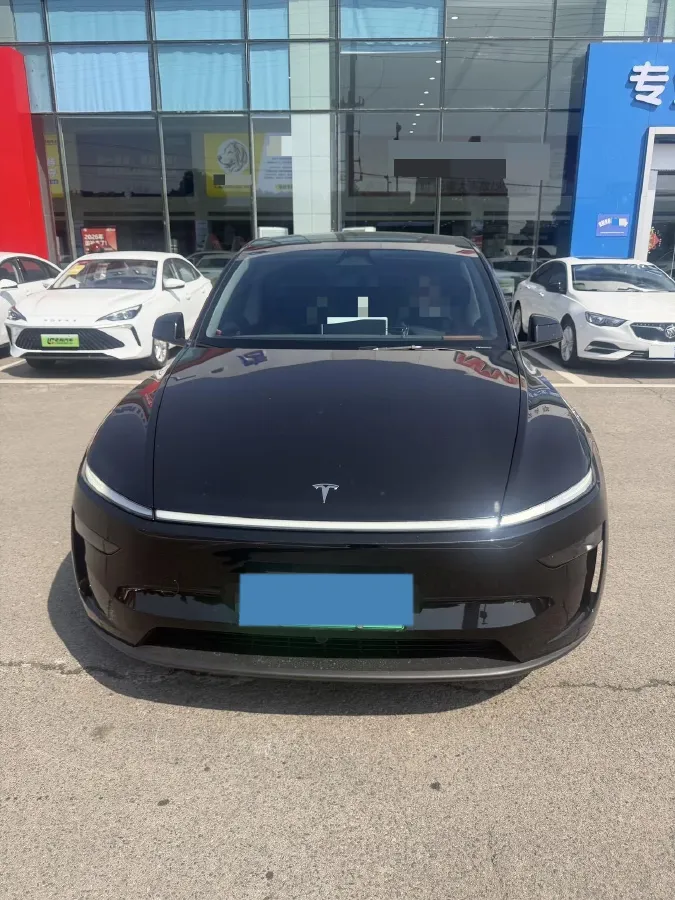2025 Tesla Model Y BEV 62.5KWH,autocango,china used car exporter,china ev exporter,chinese used car exporter,chinese used ev exporter