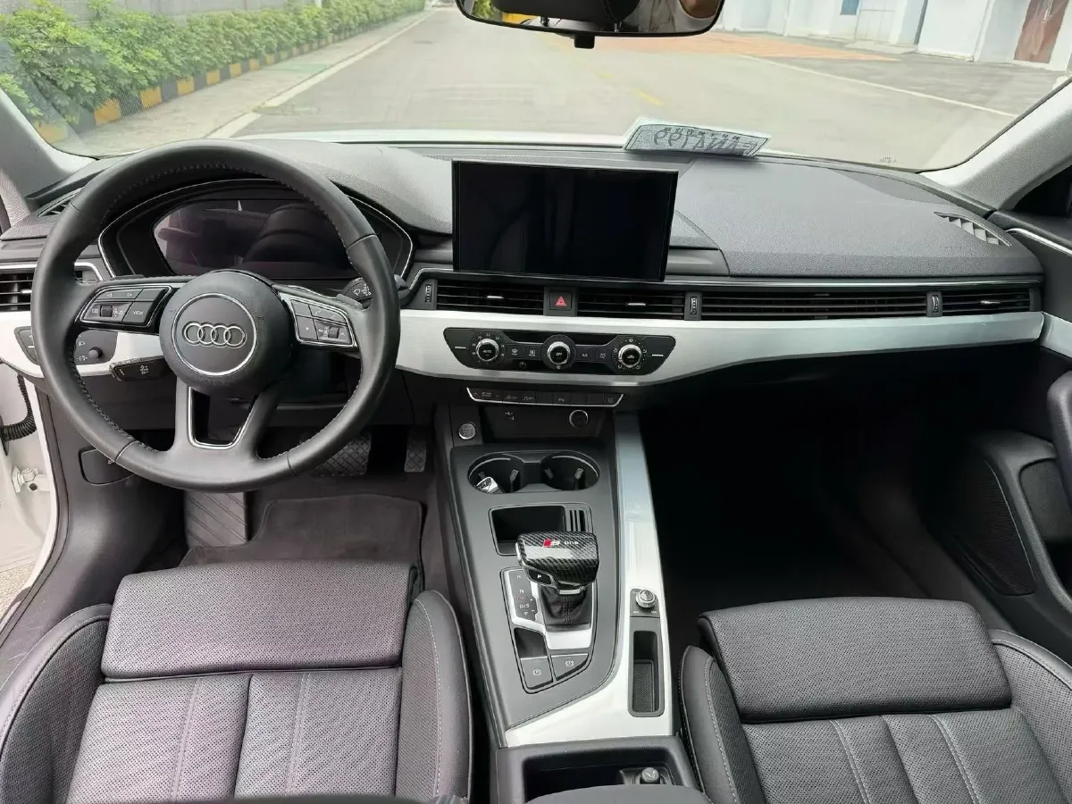 2020 Audi A4L 2.0T 190HP L4 7DCT,autocango,china used car exporter,china ev exporter,chinese used car exporter,chinese used ev exporter