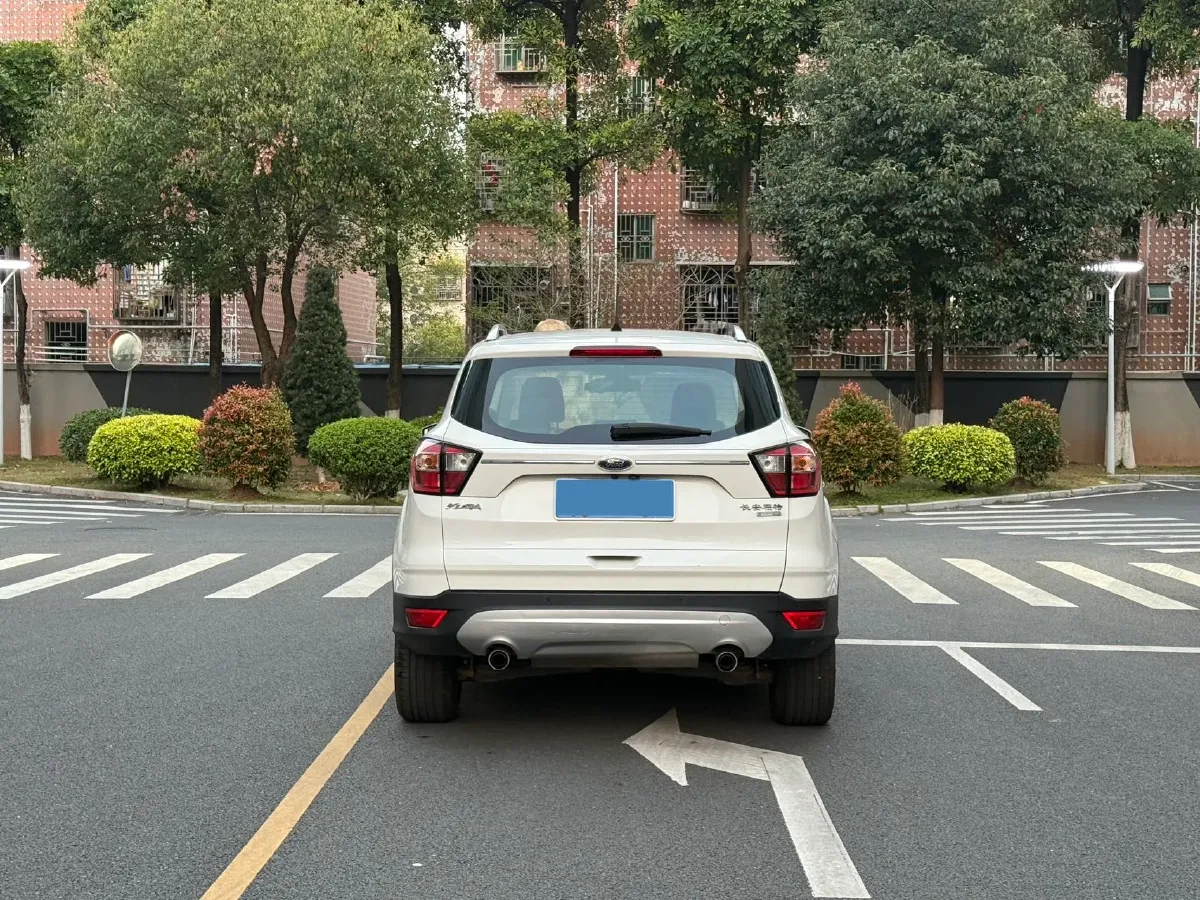 2017 Ford Kuga 1.5T 181HP L4 6AT,autocango,china used car exporter,china ev exporter,chinese used car exporter,chinese used ev exporter