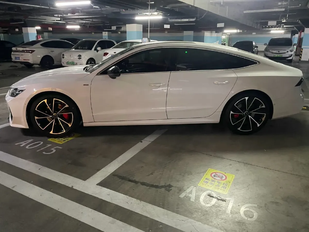2023 Audi A7 2.0T 265HP L4 7DCT,autocango,china used car exporter,china ev exporter,chinese used car exporter,chinese used ev exporter