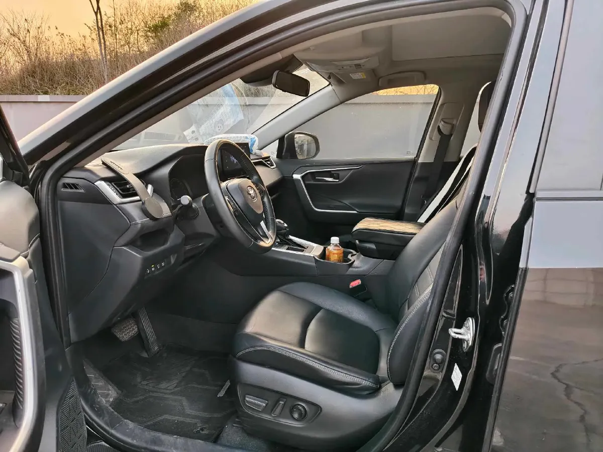 2023 Toyota RAV4 2.0L 171HP L4 CVT,autocango,china used car exporter,china ev exporter,chinese used car exporter,chinese used ev exporter