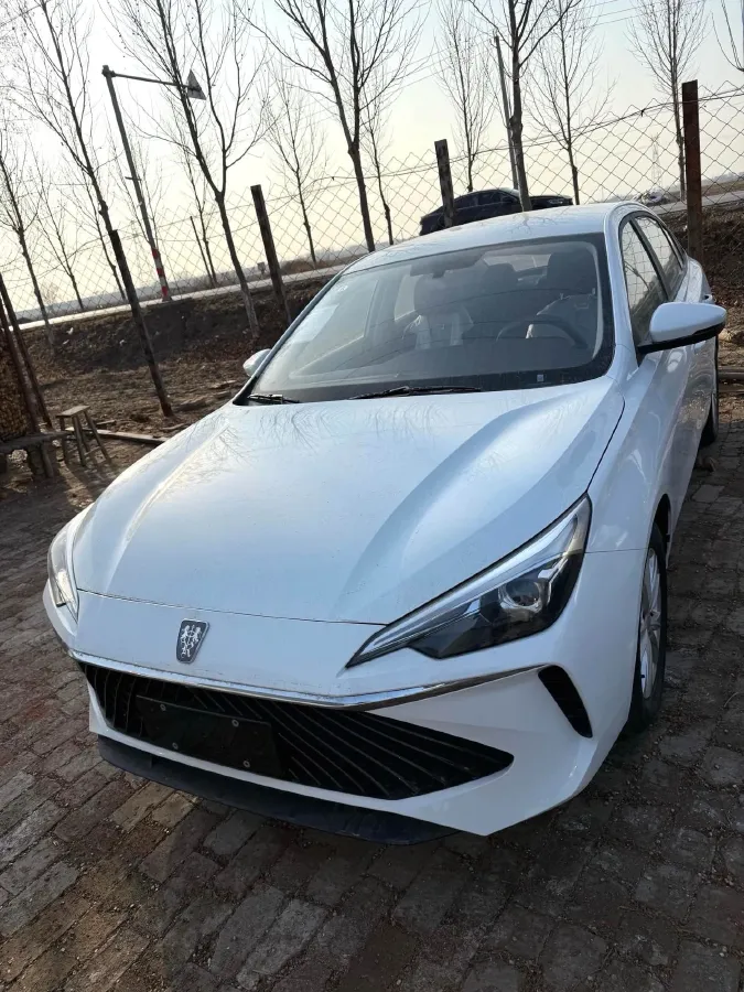 2023 Roewe i5 1.5L 129HP L4 5MT,autocango,china used car exporter,china ev exporter,chinese used car exporter,chinese used ev exporter