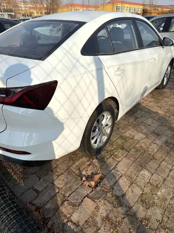 2023 Roewe i5 1.5L 129HP L4 5MT,autocango,china used car exporter,china ev exporter,chinese used car exporter,chinese used ev exporter