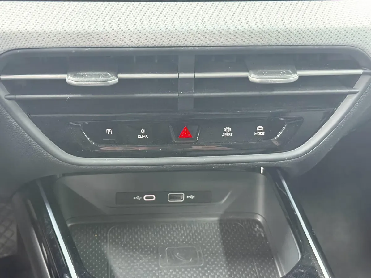 2022 Skoda Superb 2.0T 186HP L4 7DCT,autocango,china used car exporter,china ev exporter,chinese used car exporter,chinese used ev exporter