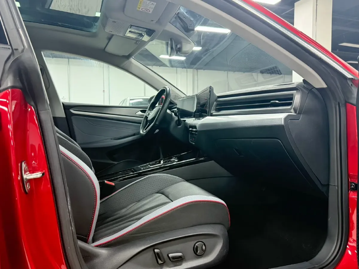 2022 Skoda Superb 2.0T 186HP L4 7DCT,autocango,china used car exporter,china ev exporter,chinese used car exporter,chinese used ev exporter