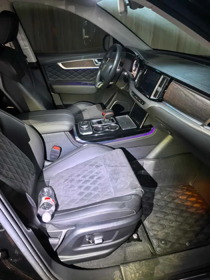 2022 HongQi HS7 2.0T 252HP L4 7DCT,autocango,china used car exporter,china ev exporter,chinese used car exporter,chinese used ev exporter