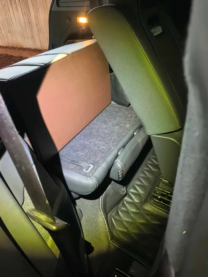 2022 HongQi HS7 2.0T 252HP L4 7DCT,autocango,china used car exporter,china ev exporter,chinese used car exporter,chinese used ev exporter