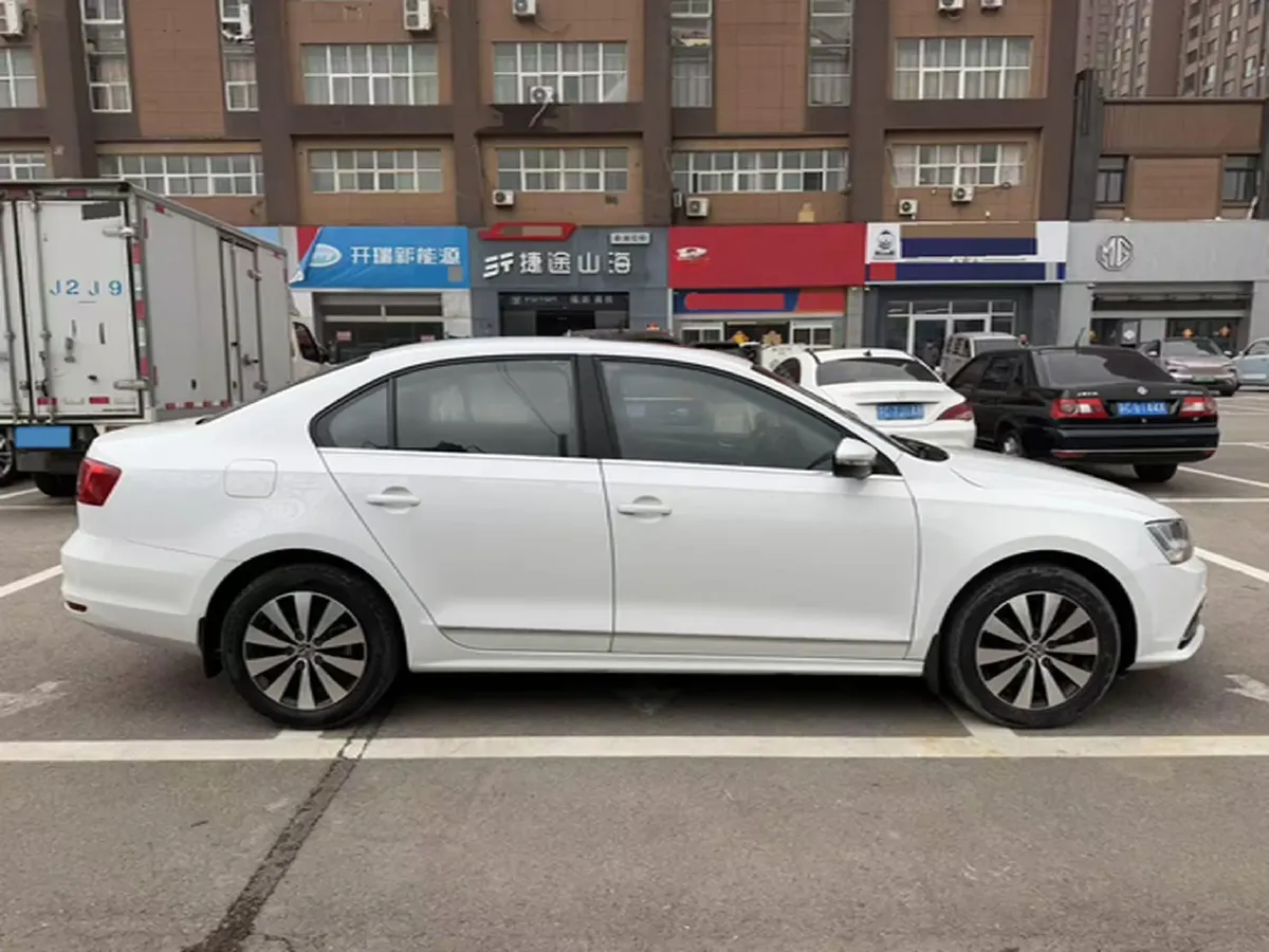 2017 Volkswagen Sagitar 1.6L 110HP L4 5MT,autocango,china used car exporter,china ev exporter,chinese used car exporter,chinese used ev exporter