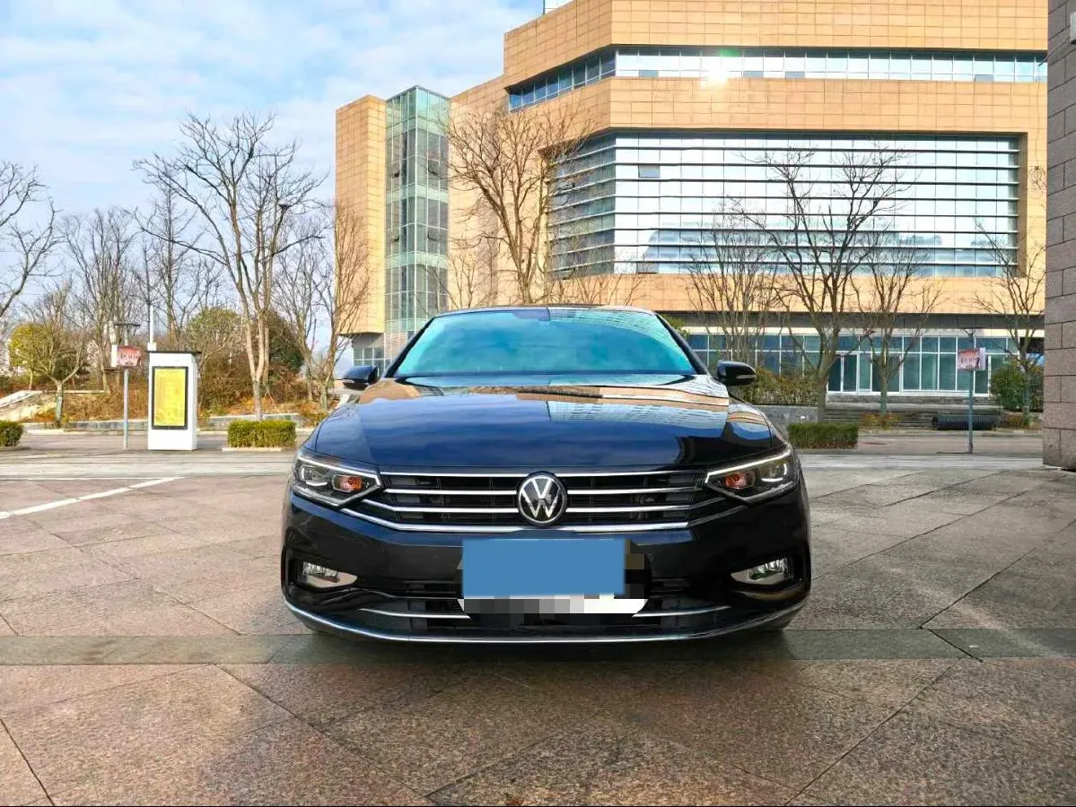 2021 Volkswagen Magotan 2.0T 186HP L4 7DCT,autocango,china used car exporter,china ev exporter,chinese used car exporter,chinese used ev exporter