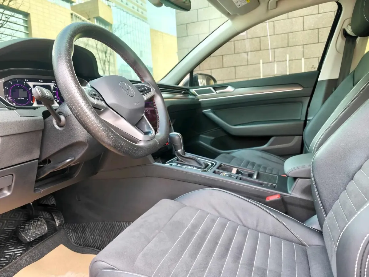 2021 Volkswagen Magotan 2.0T 186HP L4 7DCT,autocango,china used car exporter,china ev exporter,chinese used car exporter,chinese used ev exporter