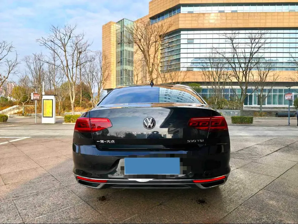 2021 Volkswagen Magotan 2.0T 186HP L4 7DCT,autocango,china used car exporter,china ev exporter,chinese used car exporter,chinese used ev exporter