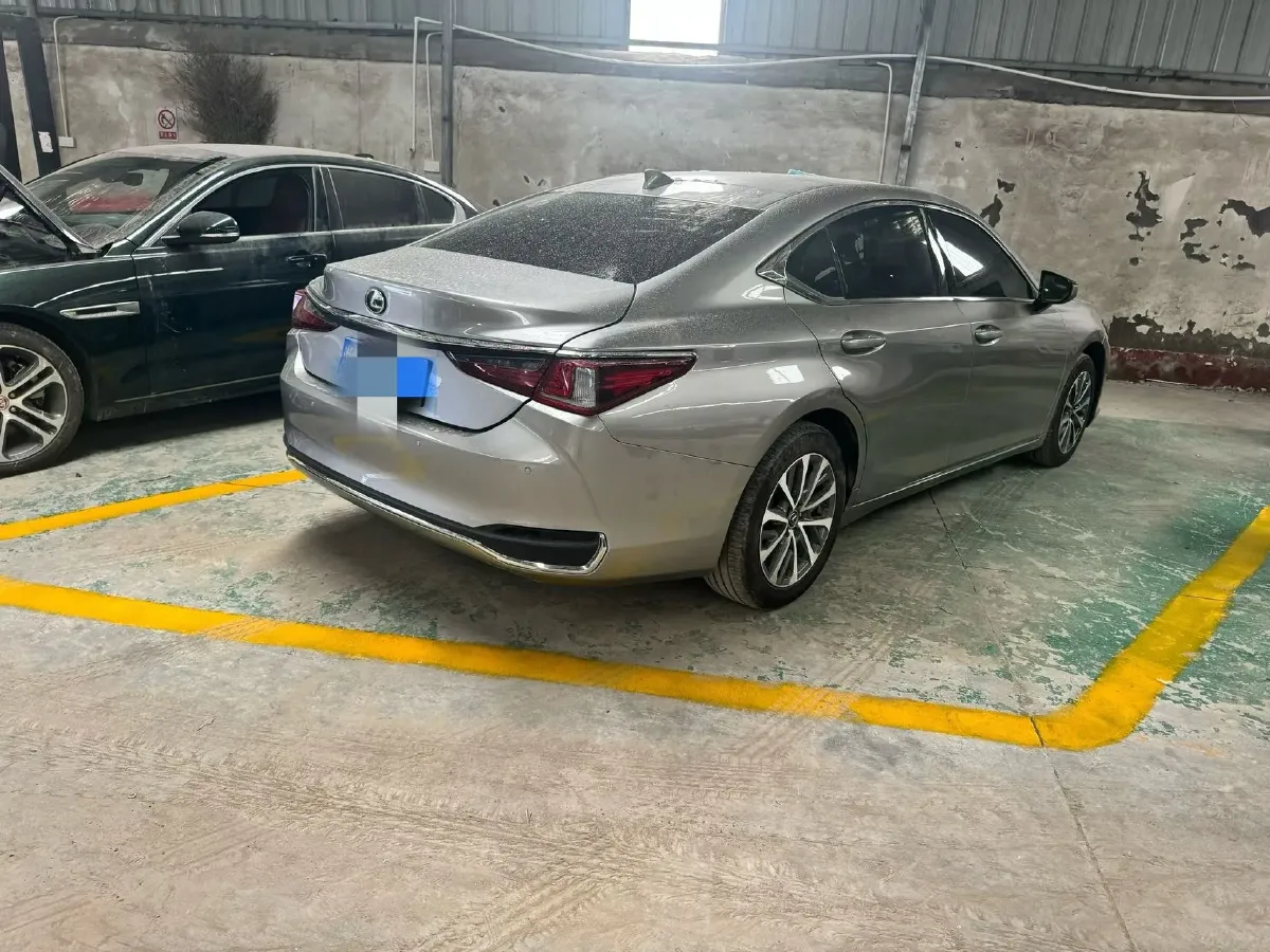 2024 Lexus ES 2.0L 173HP L4 CVT,autocango,china used car exporter,china ev exporter,chinese used car exporter,chinese used ev exporter