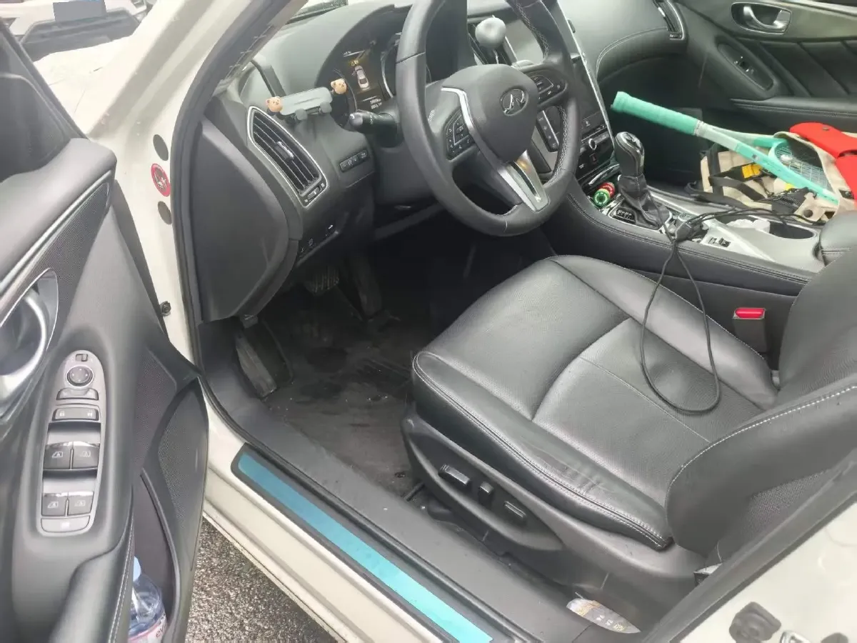 2018 Jeep Grand Commander 2.0T 265HP L4 9AT,autocango,china used car exporter,china ev exporter,chinese used car exporter,chinese used ev exporter