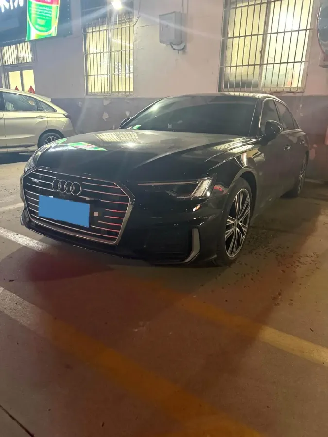 2021 Audi A6L 2.0T 224HP L4 7DCT,autocango,china used car exporter,china ev exporter,chinese used car exporter,chinese used ev exporter