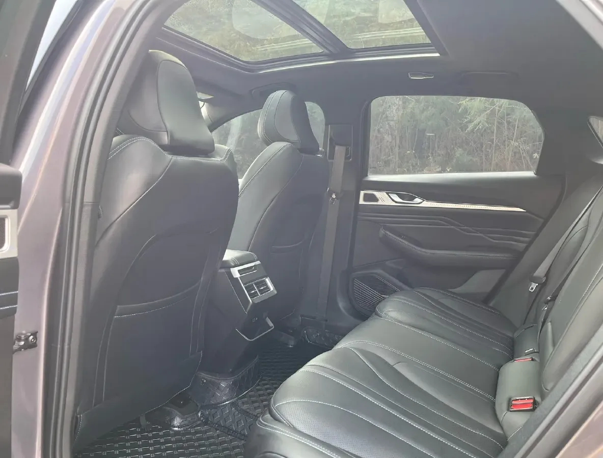 2025 Geely Preface 1.5T 181HP L4 7DCT,autocango,china used car exporter,china ev exporter,chinese used car exporter,chinese used ev exporter