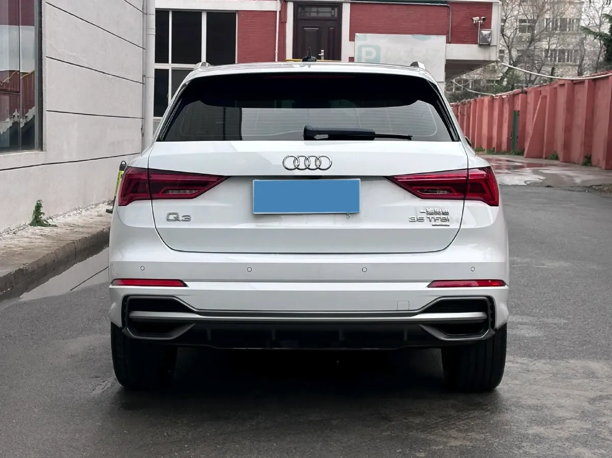 2022 Audi Q3 1.4T 150HP L4 7DCT,autocango,china used car exporter,china ev exporter,chinese used car exporter,chinese used ev exporter
