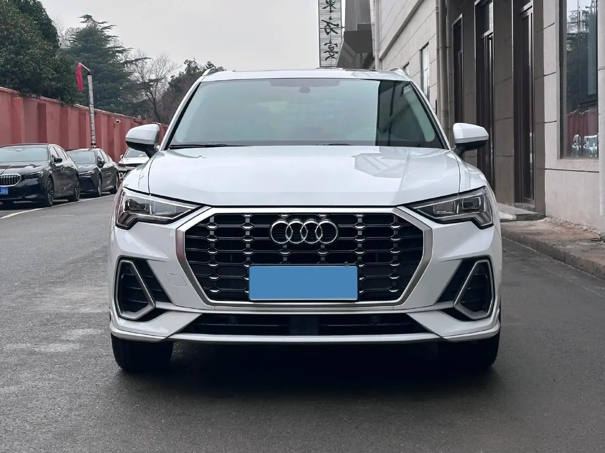 2022 Audi Q3 1.4T 150HP L4 7DCT,autocango,china used car exporter,china ev exporter,chinese used car exporter,chinese used ev exporter